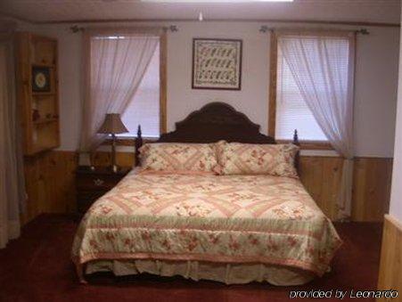Allen Acres Bed And Breakfast DeRidder Room photo
